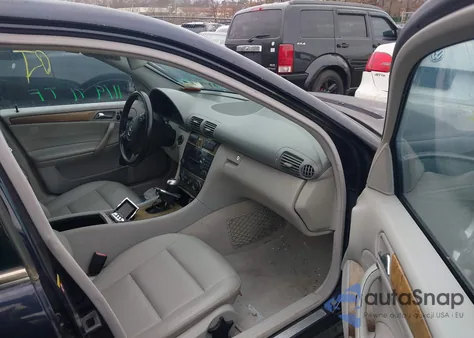 2007 Mercedes-Benz C 230 Sport from USA, damaged, VIN WDBRF52H27F911720